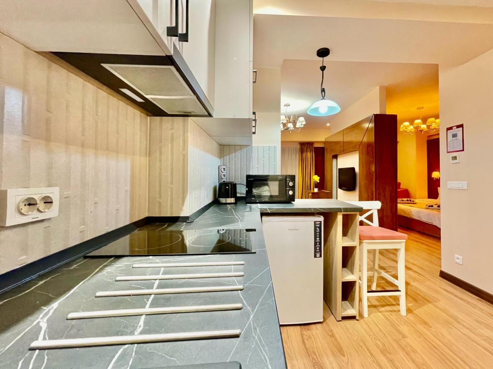 Royal Studio Apartment With A Perfect View - Yamaluxe Bucareste Exterior foto