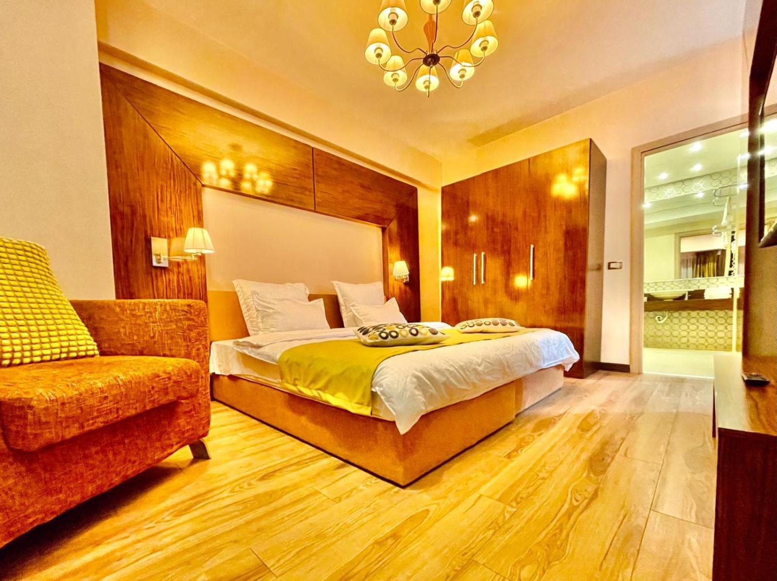 Royal Studio Apartment With A Perfect View - Yamaluxe Bucareste Exterior foto